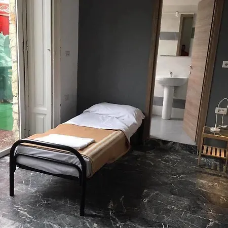 Hostel Milan City ホテル 3*